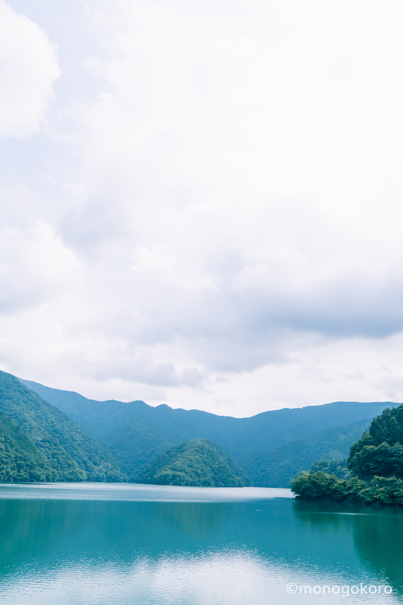 奥多摩湖から、見える山々